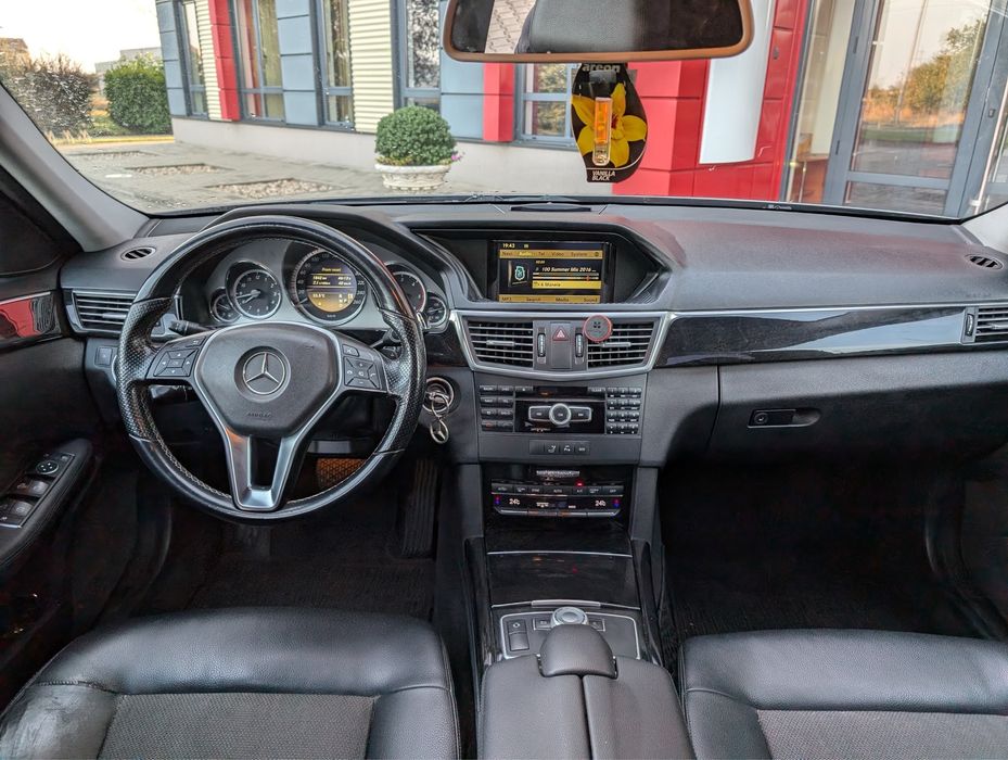 Mercedes E220 Avantgard 7G Tronic
