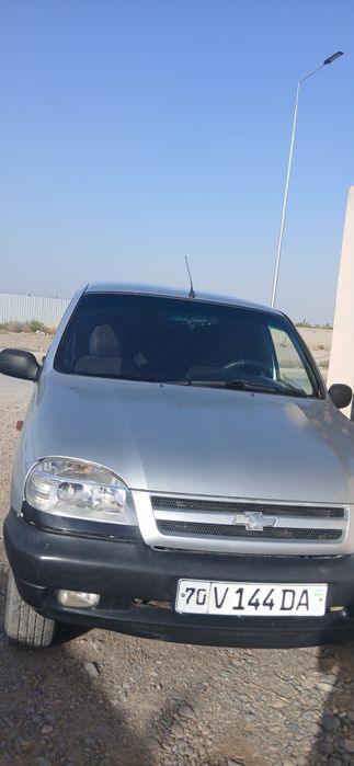 Chevrolet Niva 21230