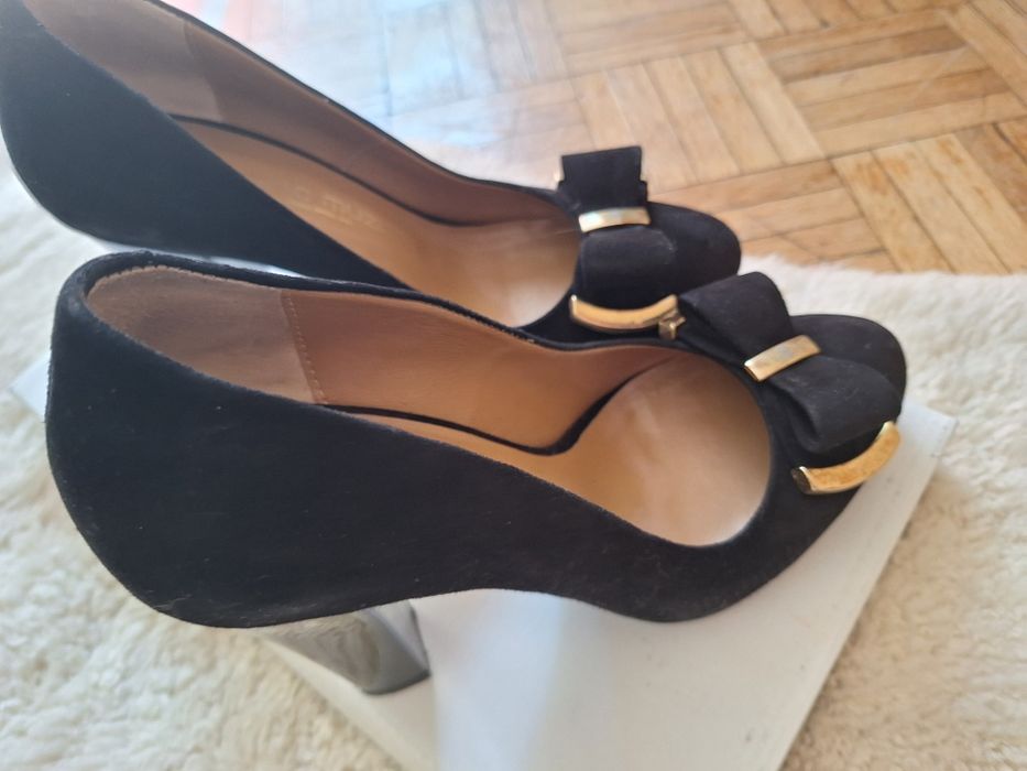 Pantofi eleganți