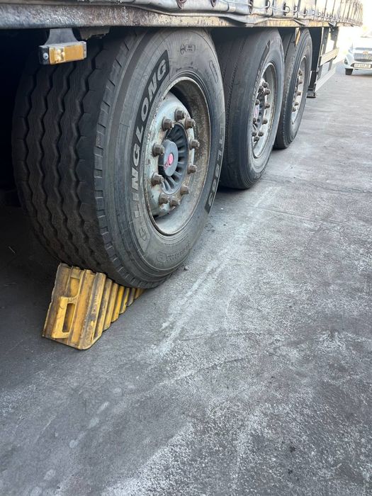 Кроне прицеп сотилади