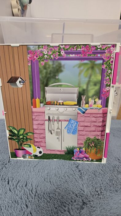Casa lui Barbie cu accesorii