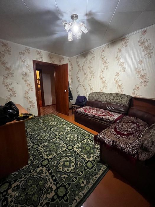 Продам 4 комн квартиру.