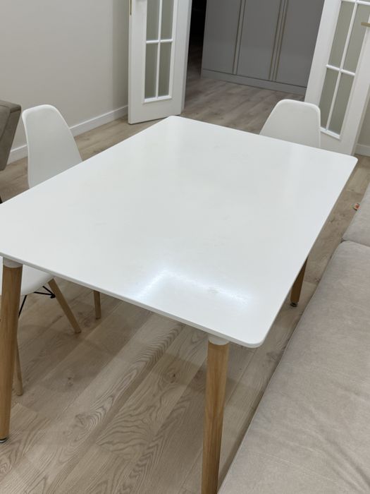 Обеденный стол Eames 120х80 + 4 белых стула, комплект