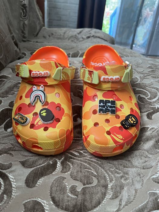 Crocs bape оранжевые