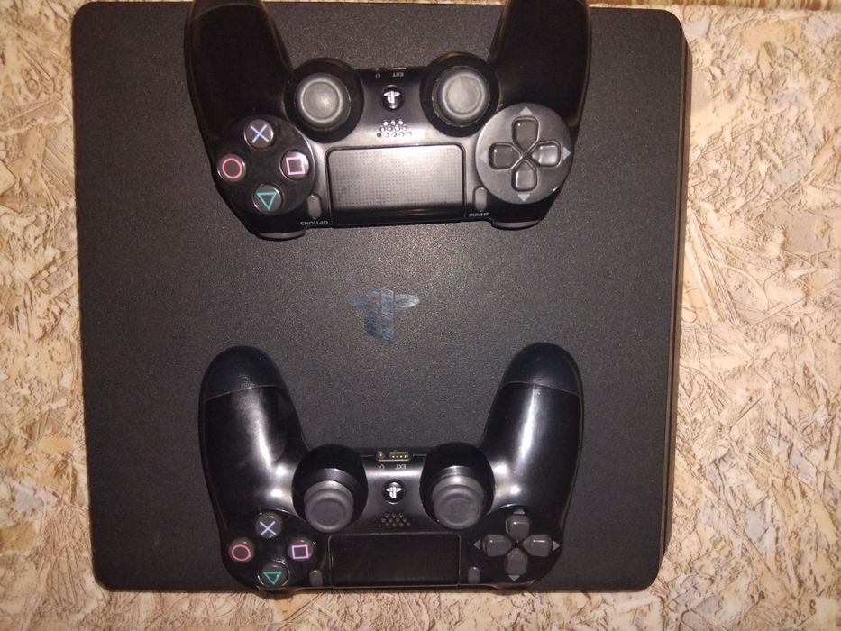 Продам плейстейшен 4
