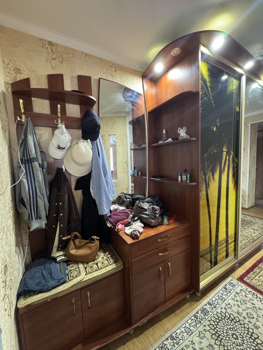 Продам шкаф прихожую