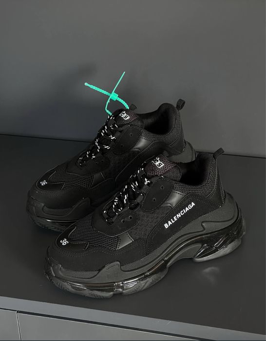 Balenciaga Triple S - Noi 43!