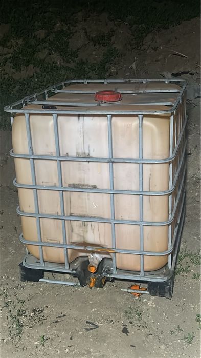 Продам емкость из пластмассы