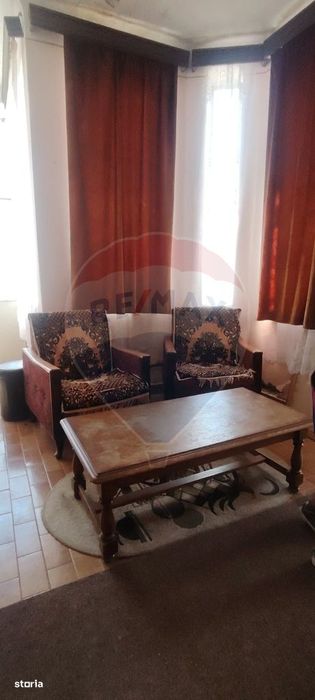 Casă cu teren generos în Ciugud cu 5 camere de vânzare