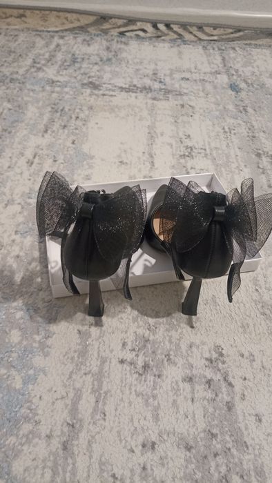 Продаются женские туфли