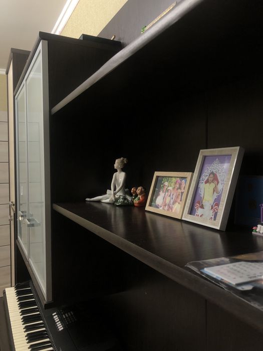 Шкаф горка в гостиную