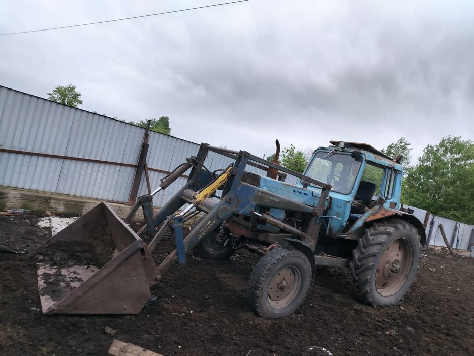 Продам трактор,прицепы