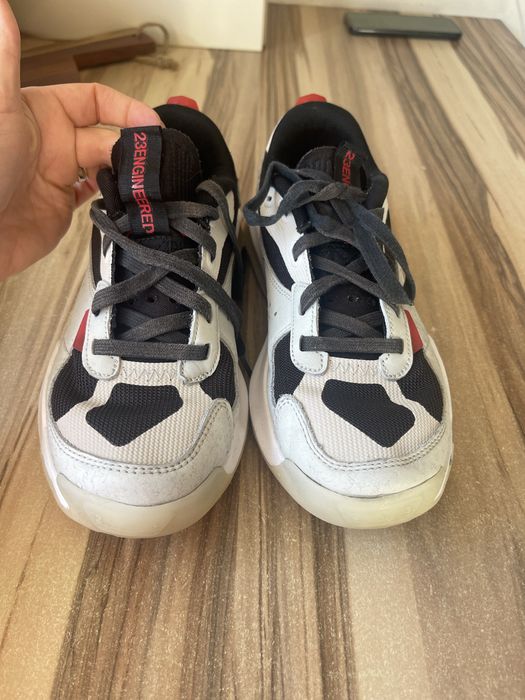 Air Jordan , 38.5 stare buna de purtat.