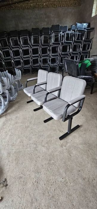 “Yangi auditoriya kreslolari — maktab, institut va ofislar uchun ideal