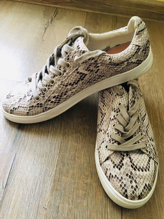 Дамски кецове размер 40