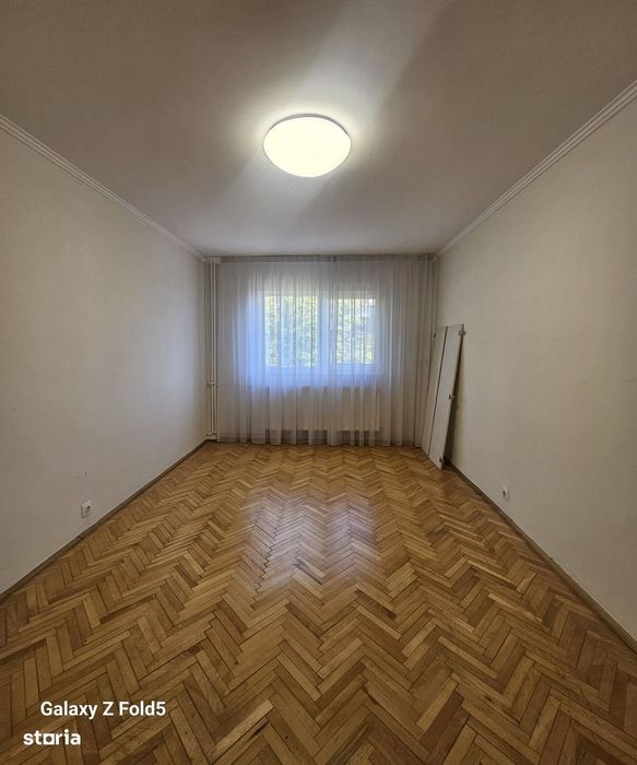Apartament 3 camere complet renovat – Decebal, Strada Doinei, Oradea — fotografia 3