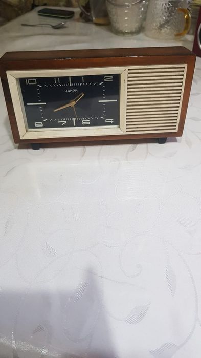 Продам Часы с музыкой