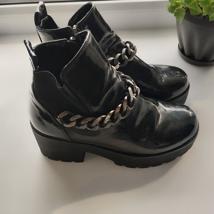 Ботинки женские продам