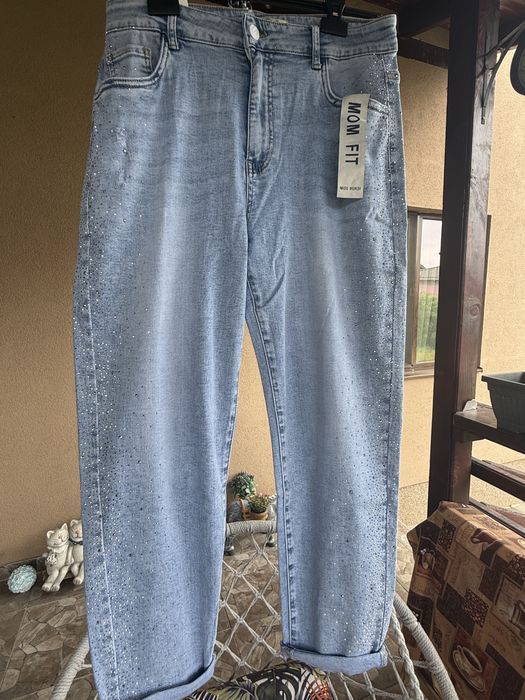 Vand blugi noi moderni elastici cu pietricele marimea 30
