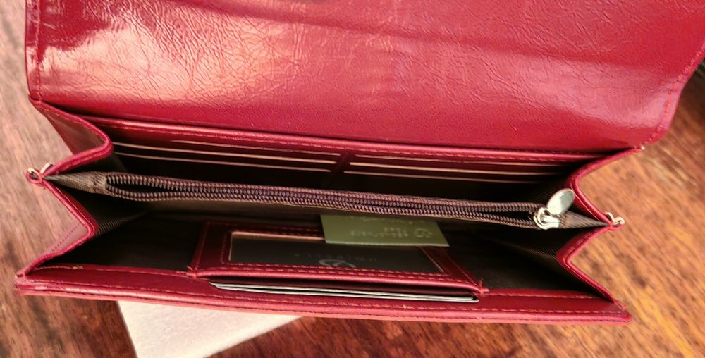 Дамско портмоне ново