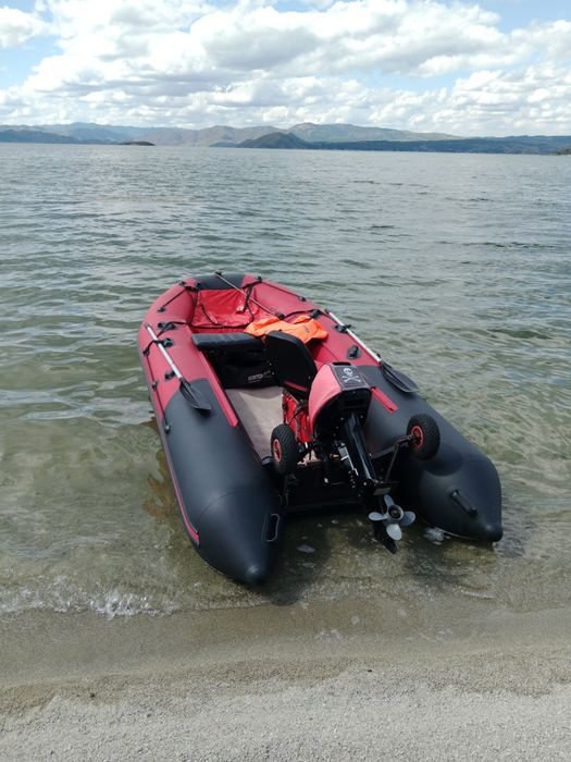 Лодка нднд Таймень 4000.