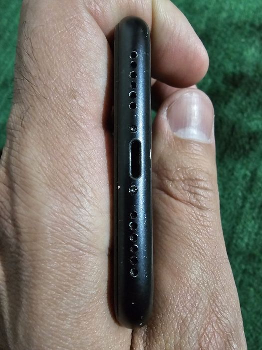 Iphone xr zor holatda