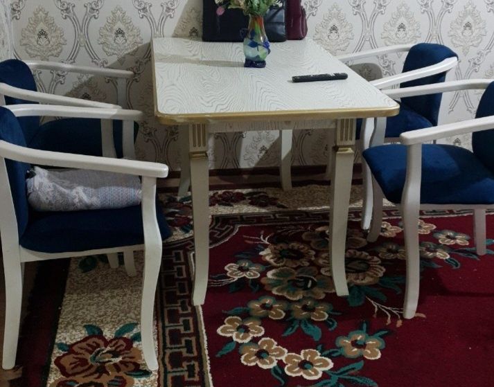 Ишлатилган Стол ва стулар сотилади тезда