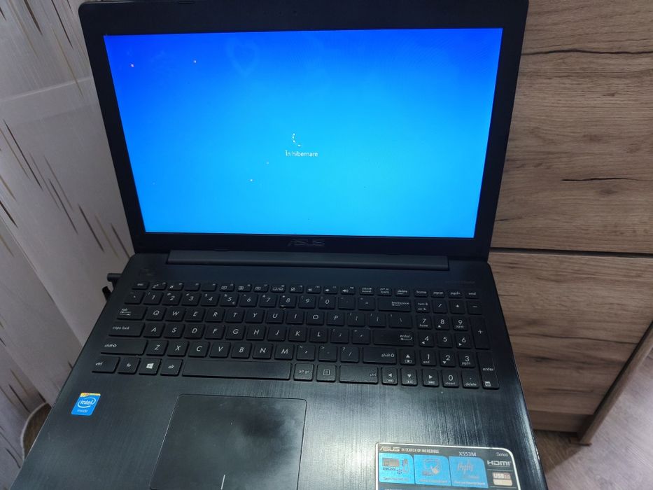 Vand laptop Asus