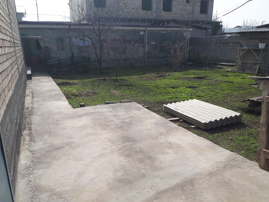 4 sotixli hovli sotiladi