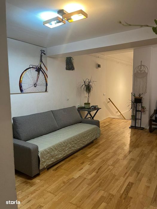 Vand casa 3 camere zona centrala