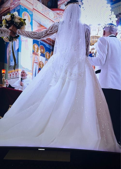 Vand rochie de mireasă