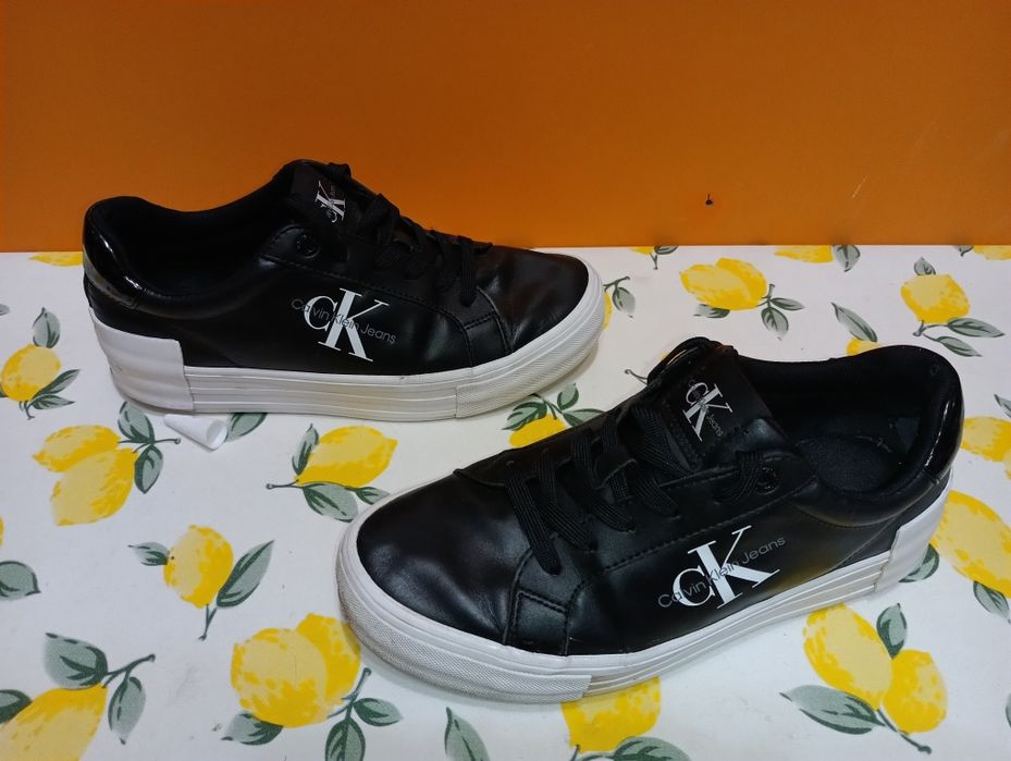 Calvin Klein N 40 кожени - 45 лв