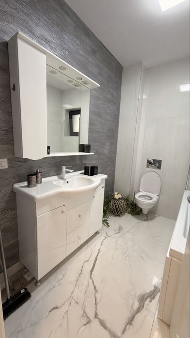 Inchiriez apartament 2 camere , bloc nou , termen lung
