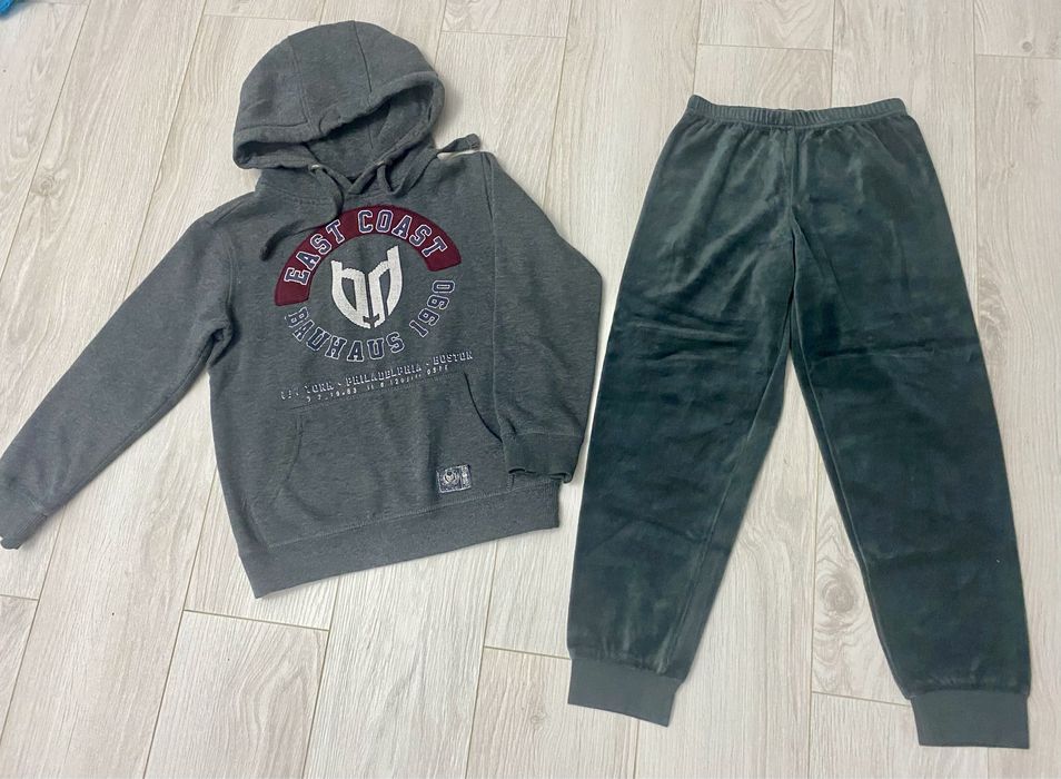 Hanorac si pantaloni catifea marimea 128