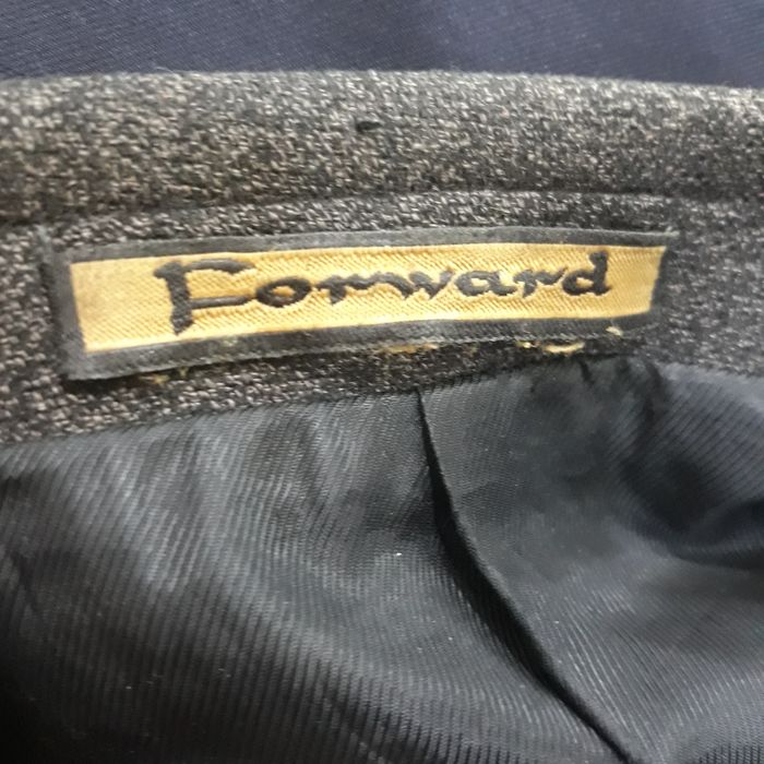 Костюм (пиджак и брюки) мужской, зимний вариант, темно коричн. цвета