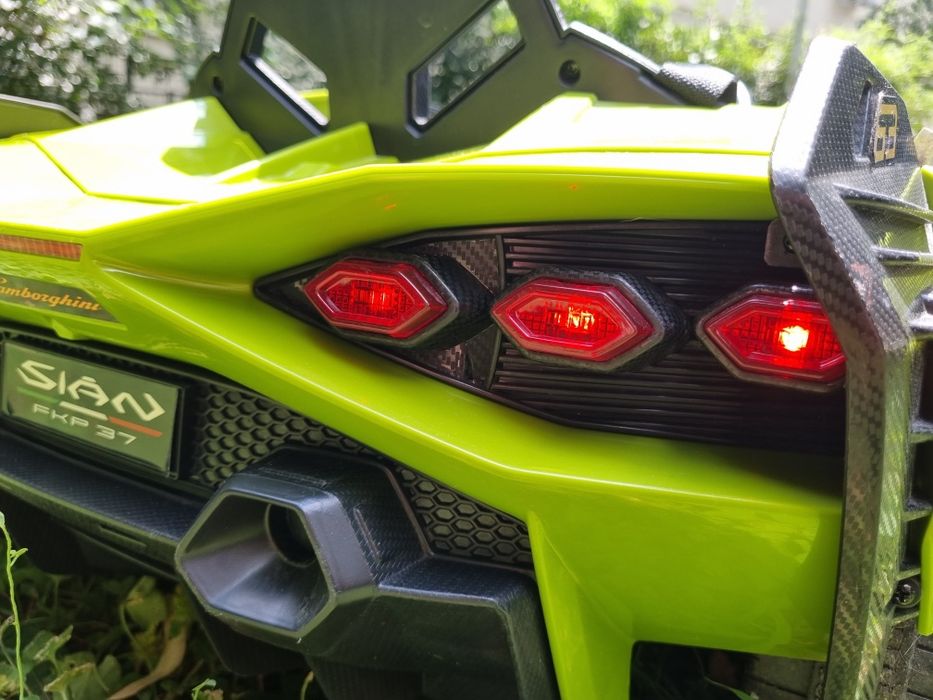 Masinuta electrica pentru copii Lamborghini Sian verde