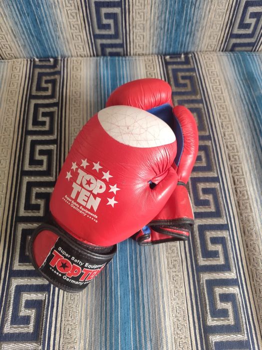 Боксерские перчатки в идеальном состоянии