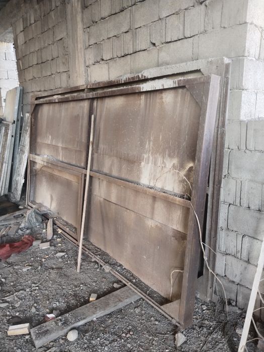 Ворота железный.