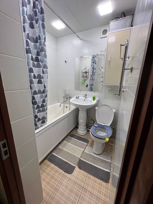 Срочно продается 1 комнатная квартира с балконом 2/6 в поселке Улугбек