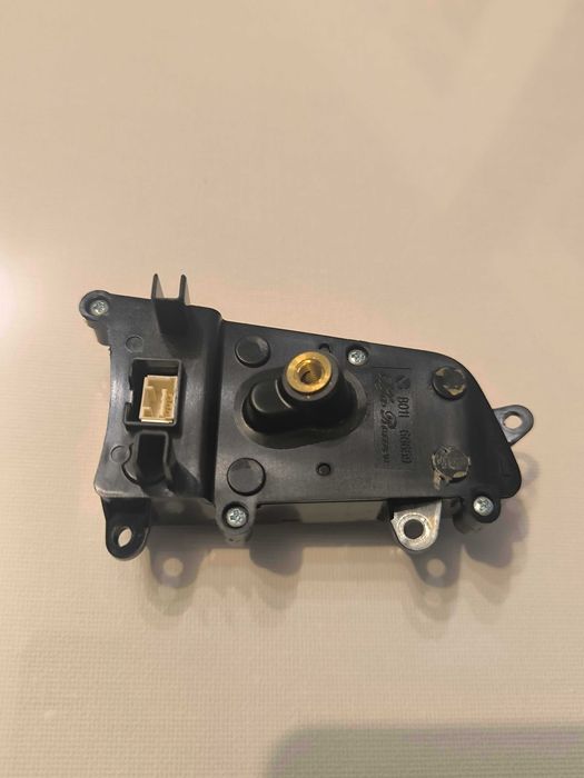 Buton pilot automat pe volan Alfa Romeo Stelvio 156130458