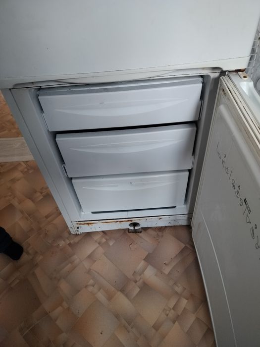 Продам холодильник