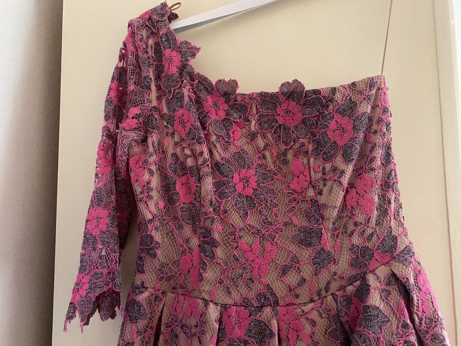 Vând trei rochii pentru evenimente