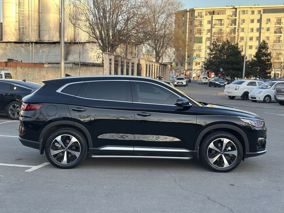 BYD Song Plus Flagship 2022 Elektromobil srochna sotiladi