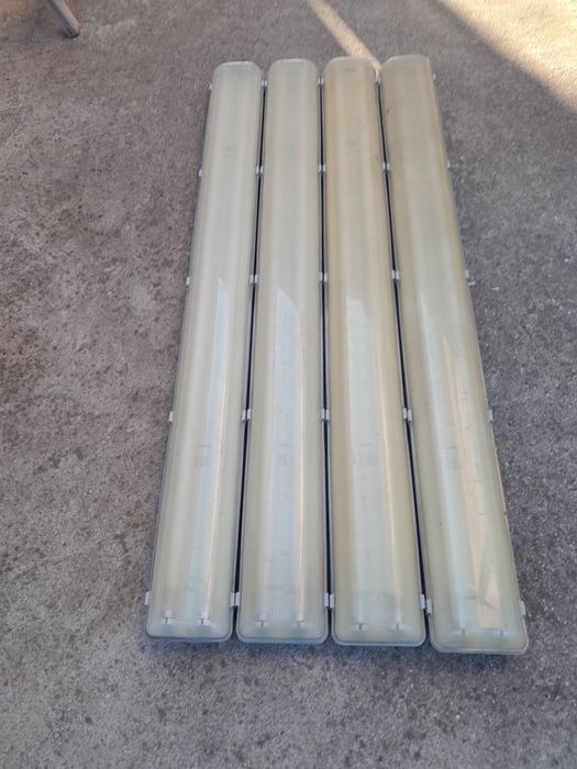 Продавам. Лампи с пури