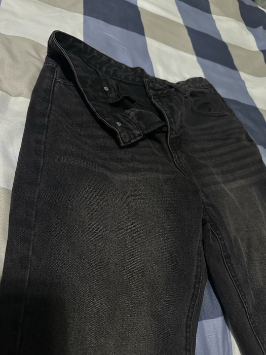 flared jeans (крой с легким клешем)