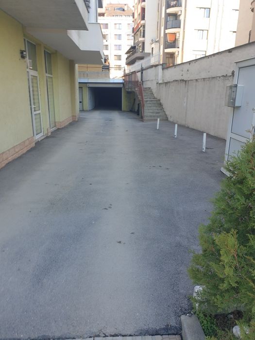 Давам гараж под наем