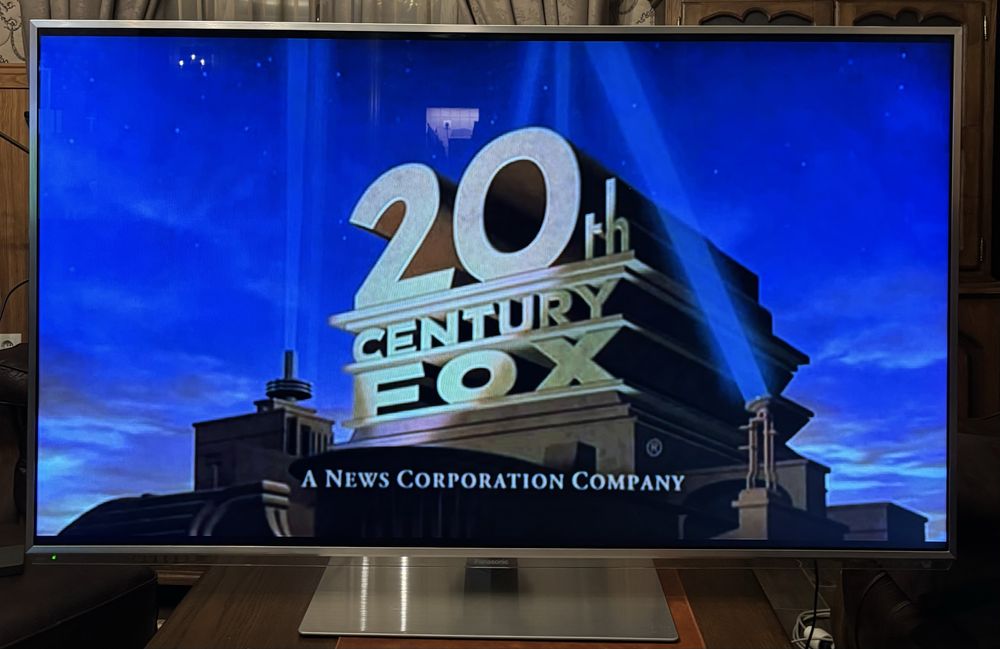 Телевозор Panasonic  TX- L55DT50E