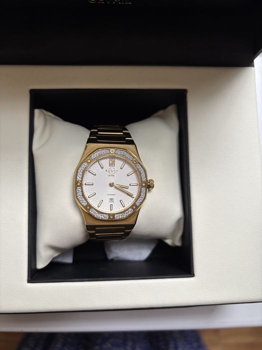 Женские наручные часы