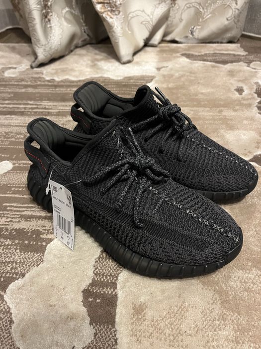 Yeezy 350 V2 Boost, 41 1/3, noi cu eticheta