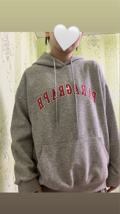 Толстовка с надписью “PARAGRAPH”